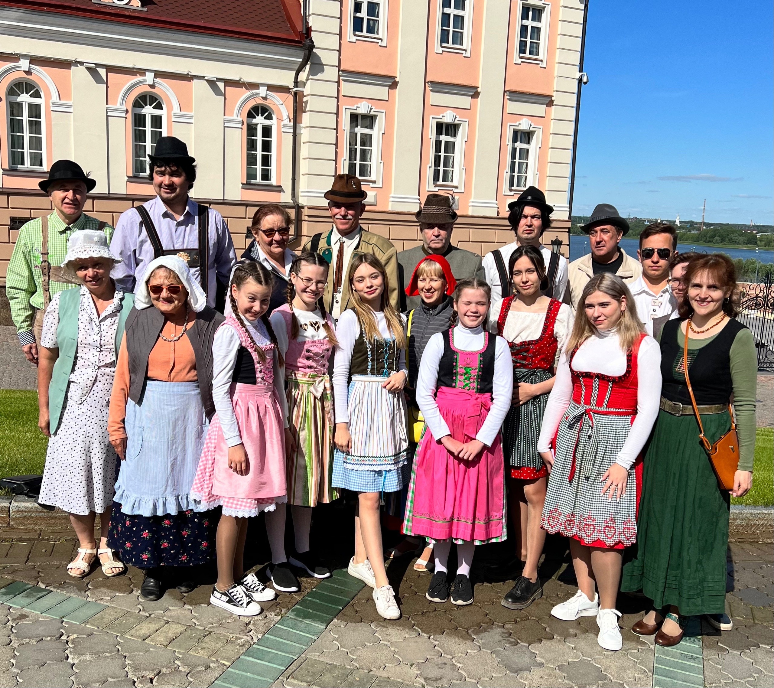 Избражения для Немецкая молодежь отметила День России