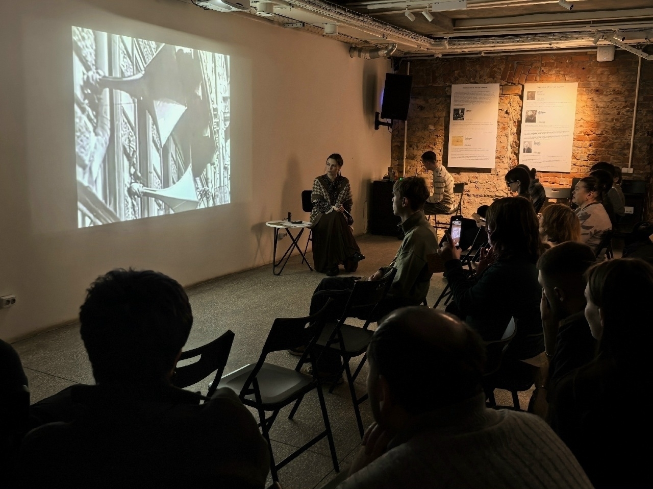 Избражения для Цикл зрительских читок «Голос блокады»