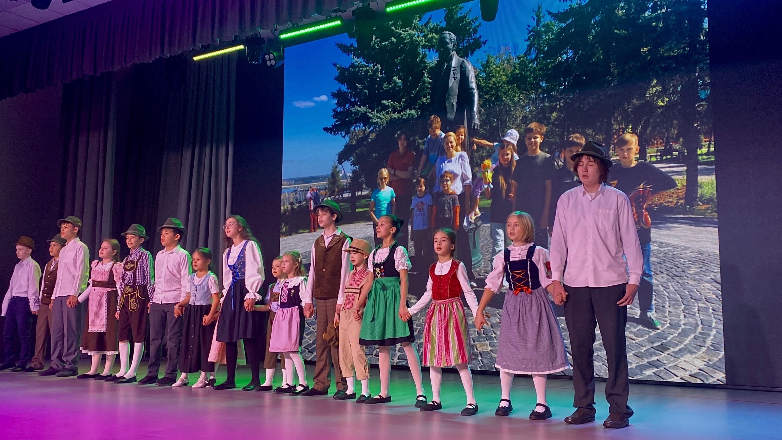 Избражения для «Год Фукса» открыт: праздник науки, культуры и единства народов в Казани